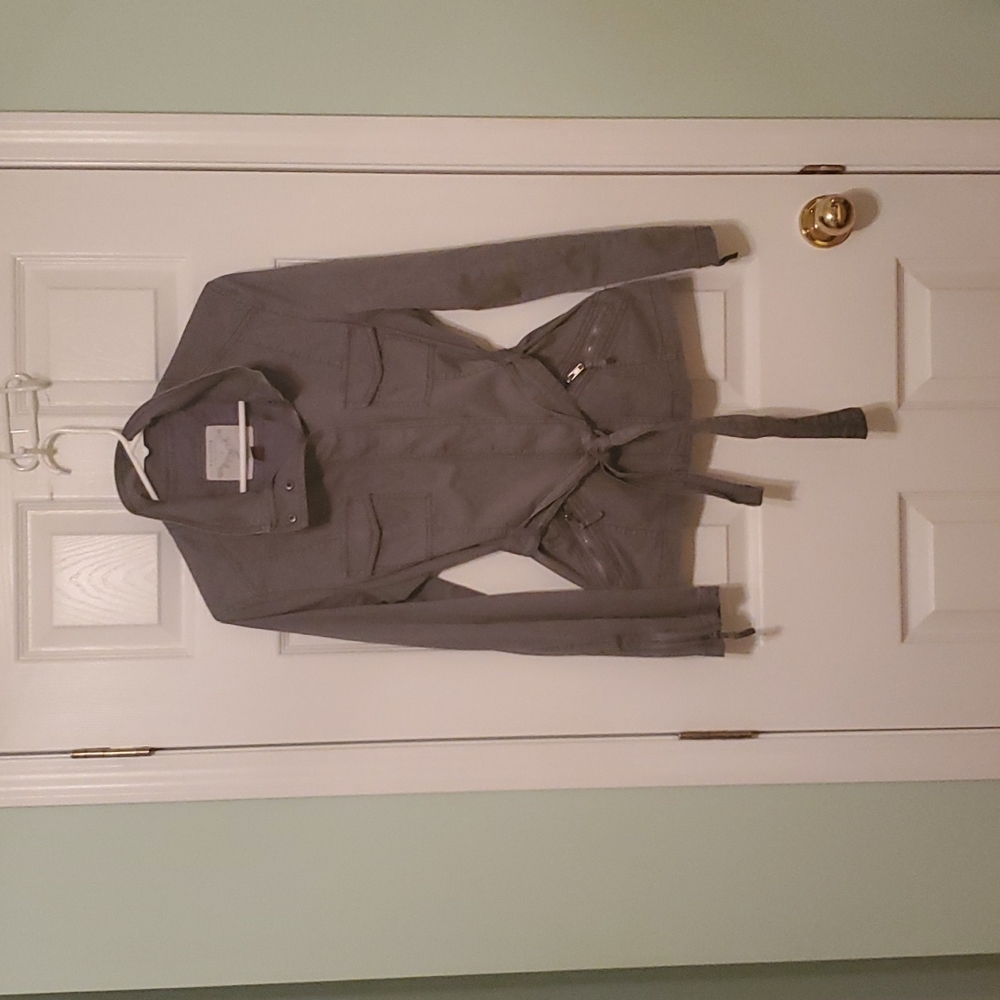 Gray Sonoma light weight jacket . Size medium